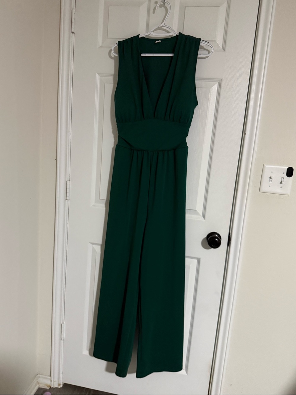 HALARA Sleeveless Deep V Emerald Green Jumpsuit